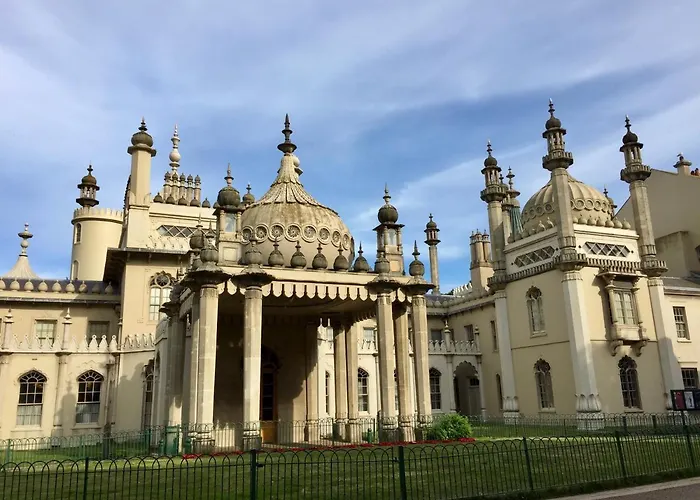 Charming Cottage & Garden - Central Brighton!