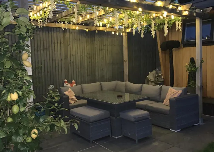 Lindas Lodge Free Parking Air Con Plus Provisions Included