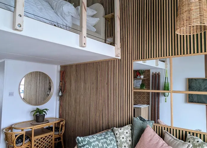 Tinytin Home On The Ocean