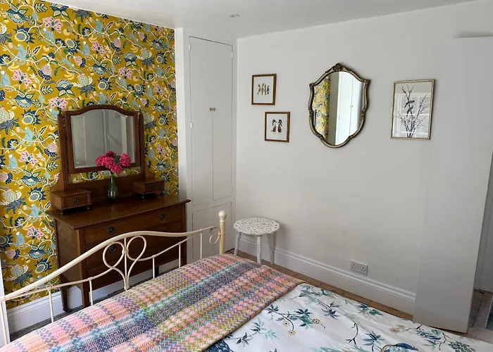 North Laine Sunny Cottage - Parking Available