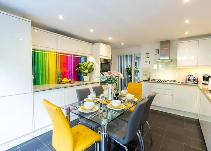 Luxury At The Brunswick - Free Parking-4 Bedrooms
